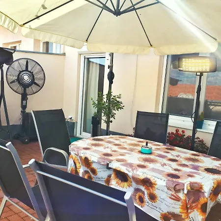 Rumbach Terrace Apartament *